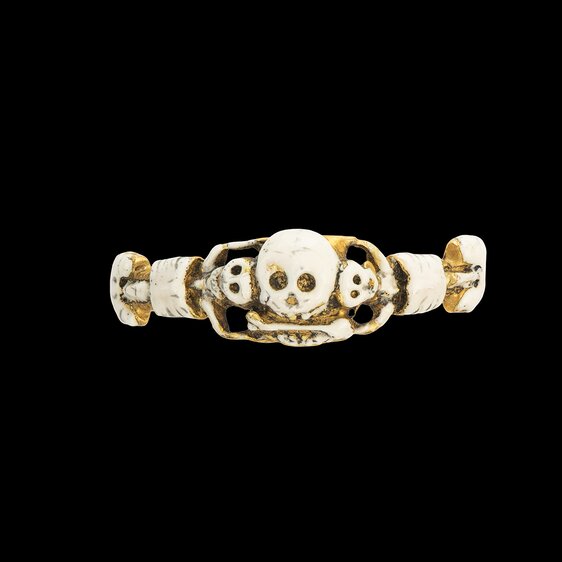 Love beyond death: marriage ring with skull and skeleton motif from the late 16th century.