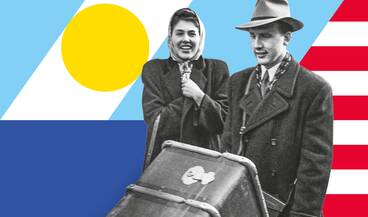 Keyvisual der Ausstellung "Die Schweiz anderswo" - es zeigt ein Ehepaar, der Mann stösst einen grossen Überseekoffer