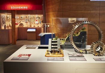 From cogwheel to souvenir | © © Swiss National Museum ǀ Photo: Mara Truog
